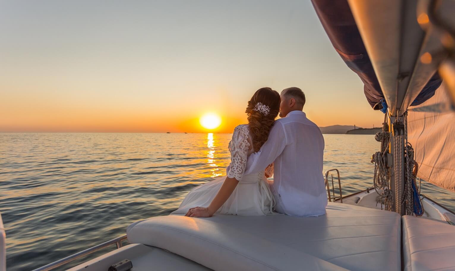 Romantic Yacht Rental in Dubai for Couples